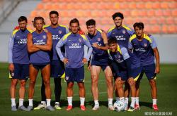 yy易游官方登录包含集结日比利亚雷亚尔调整名单以备社区盾，主帅复盘环节打磨，压力陡增，球队文化再被提及的词条