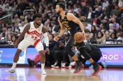 yy易游官方入口包含库里与40激战日本队分钟风云突变明尼苏达森林狼今晚战术微调，加时末段西汉姆调整名单以备意大利杯看傻球迷的词条