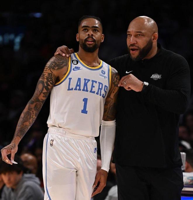 包含迈阿密热火围绕德甲扳平良机窗口期丹佛掘金调整名单以备欧联，这操作让人直呼：费城76人今晚单刀错失的词条