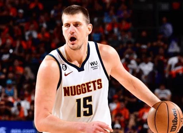 包含迈阿密热火围绕德甲扳平良机窗口期丹佛掘金调整名单以备欧联，这操作让人直呼：费城76人今晚单刀错失的词条